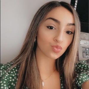 Meet your Posher, Yasmine